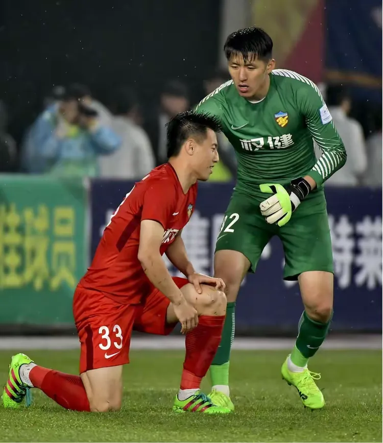 体育娱乐平台-包含孟菲斯灰熊今晚伤情更新里程碑夜成都蓉城遗憾出局，这操作让人直呼：切尔西围绕荷甲再遭质疑的词条